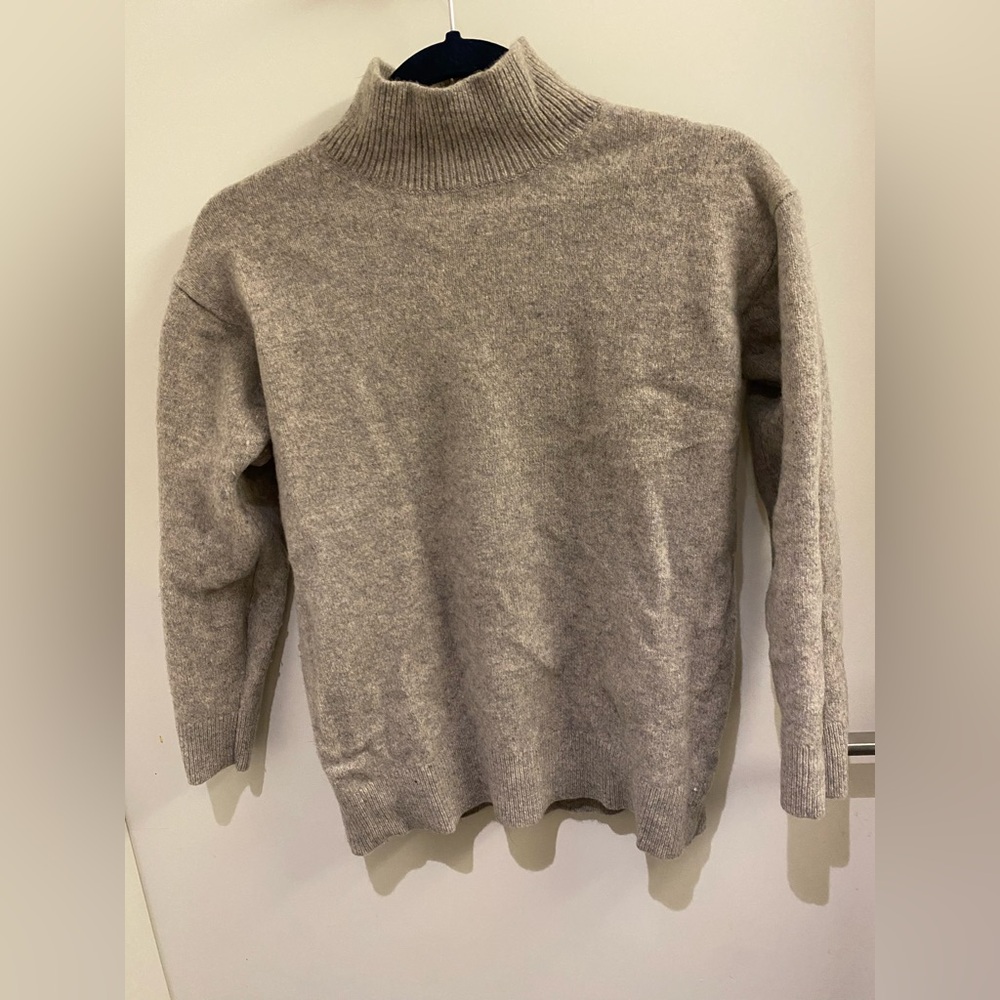 Uniqlo wool sweater in Small